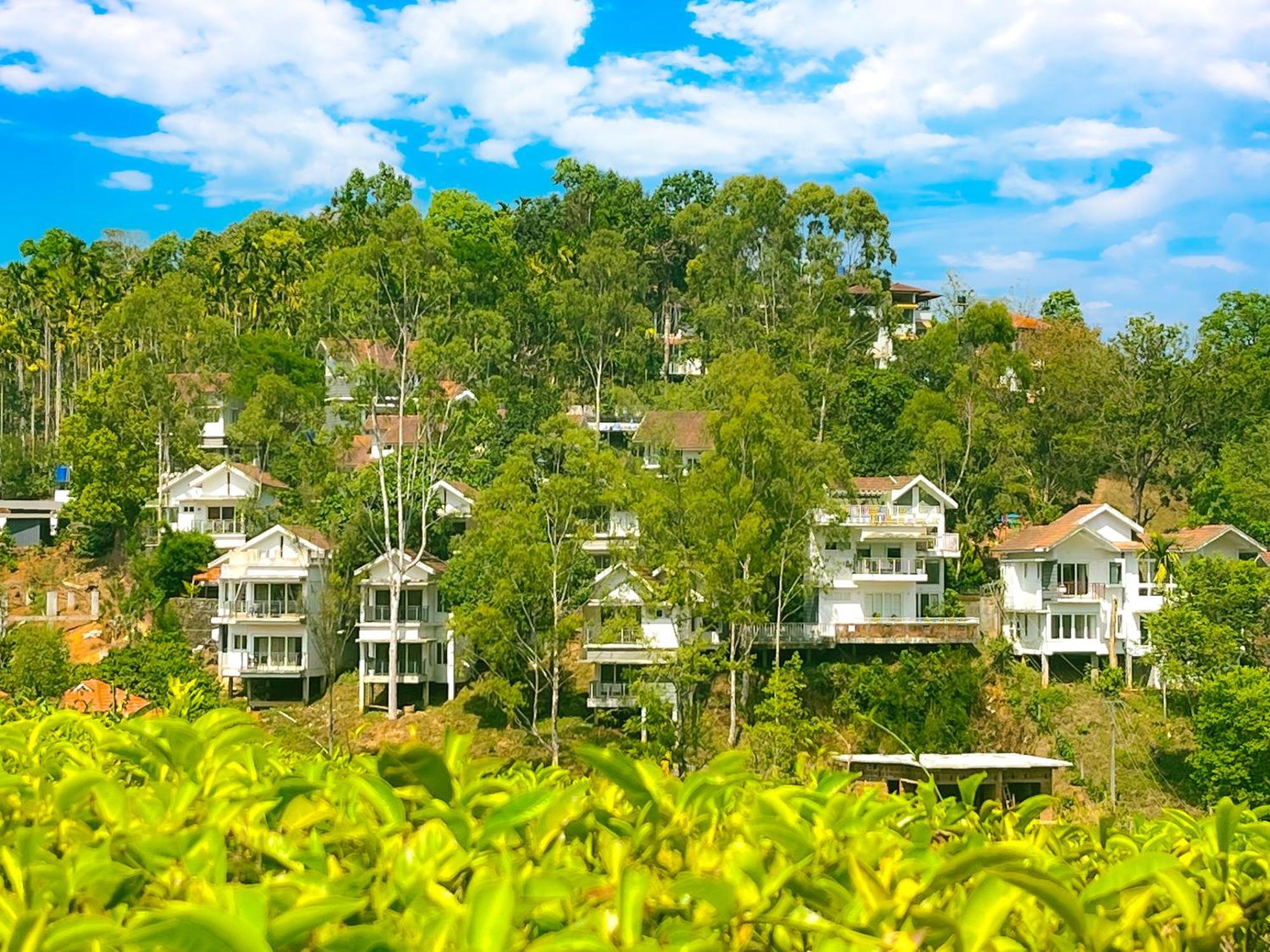 Dazzle Villa Resort Kalpetta Bagian luar foto
