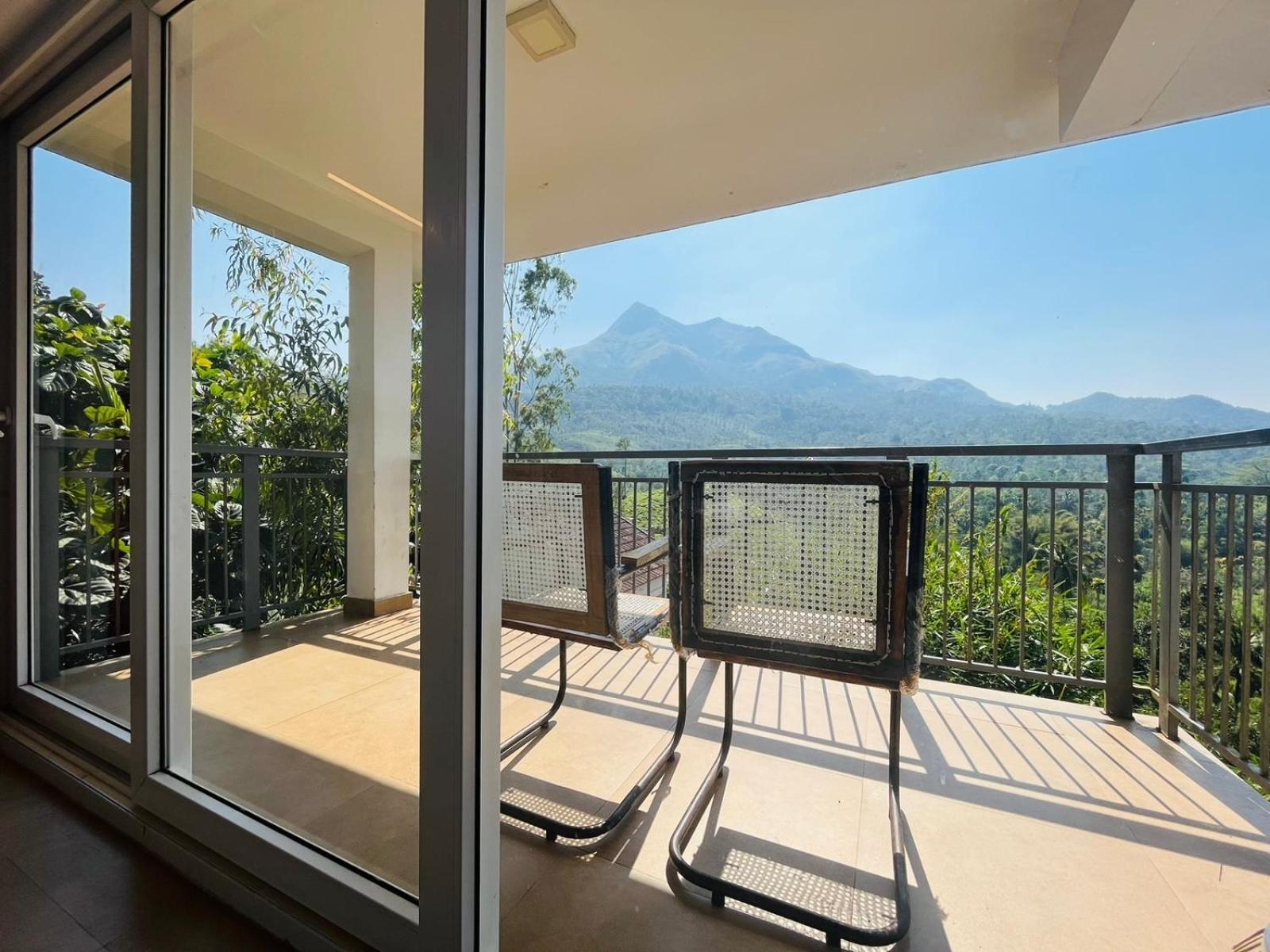 Dazzle Villa Resort Kalpetta Bagian luar foto
