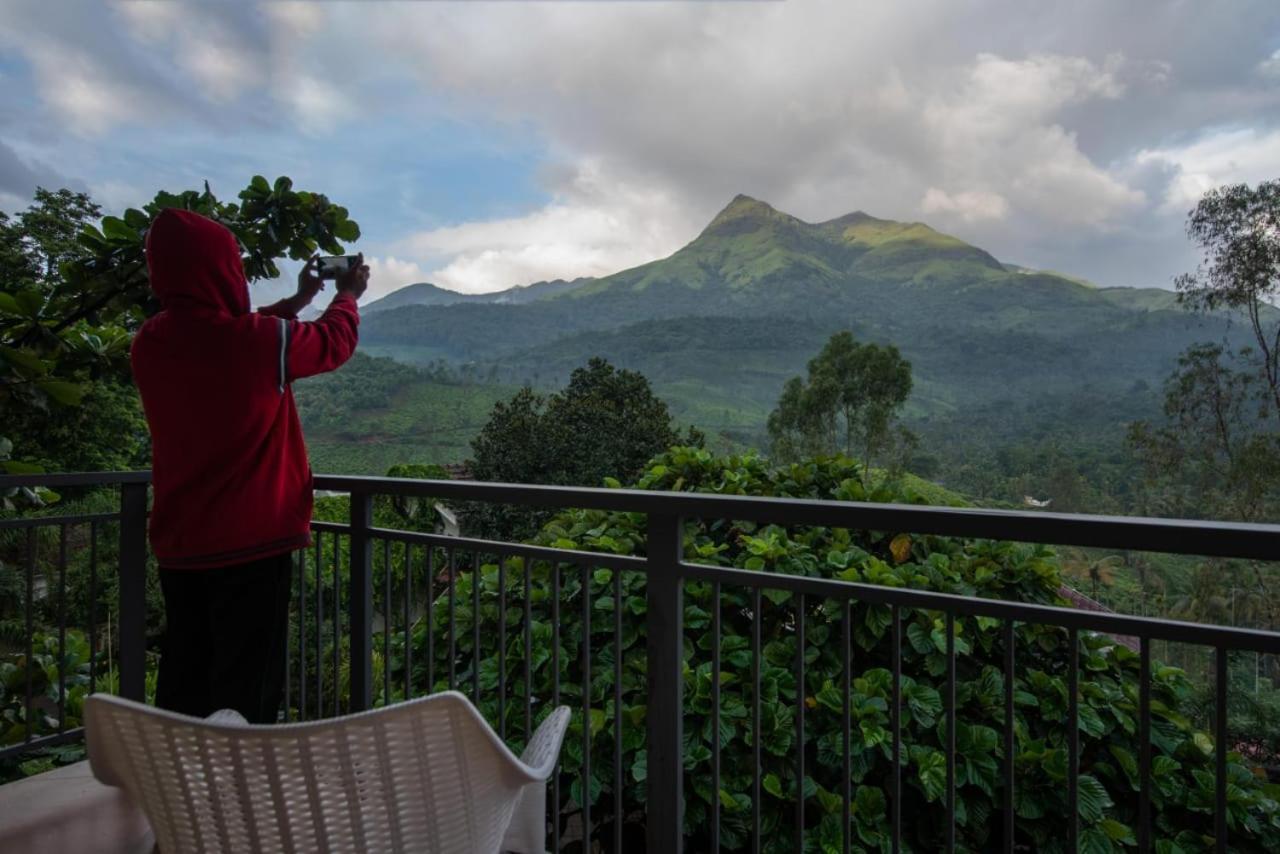 Dazzle Villa Resort Kalpetta Bagian luar foto