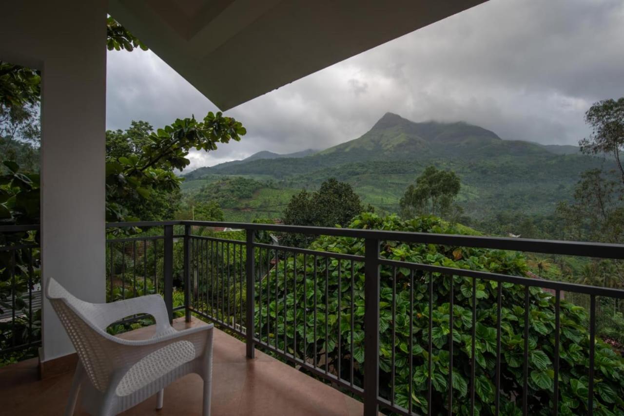 Dazzle Villa Resort Kalpetta Bagian luar foto
