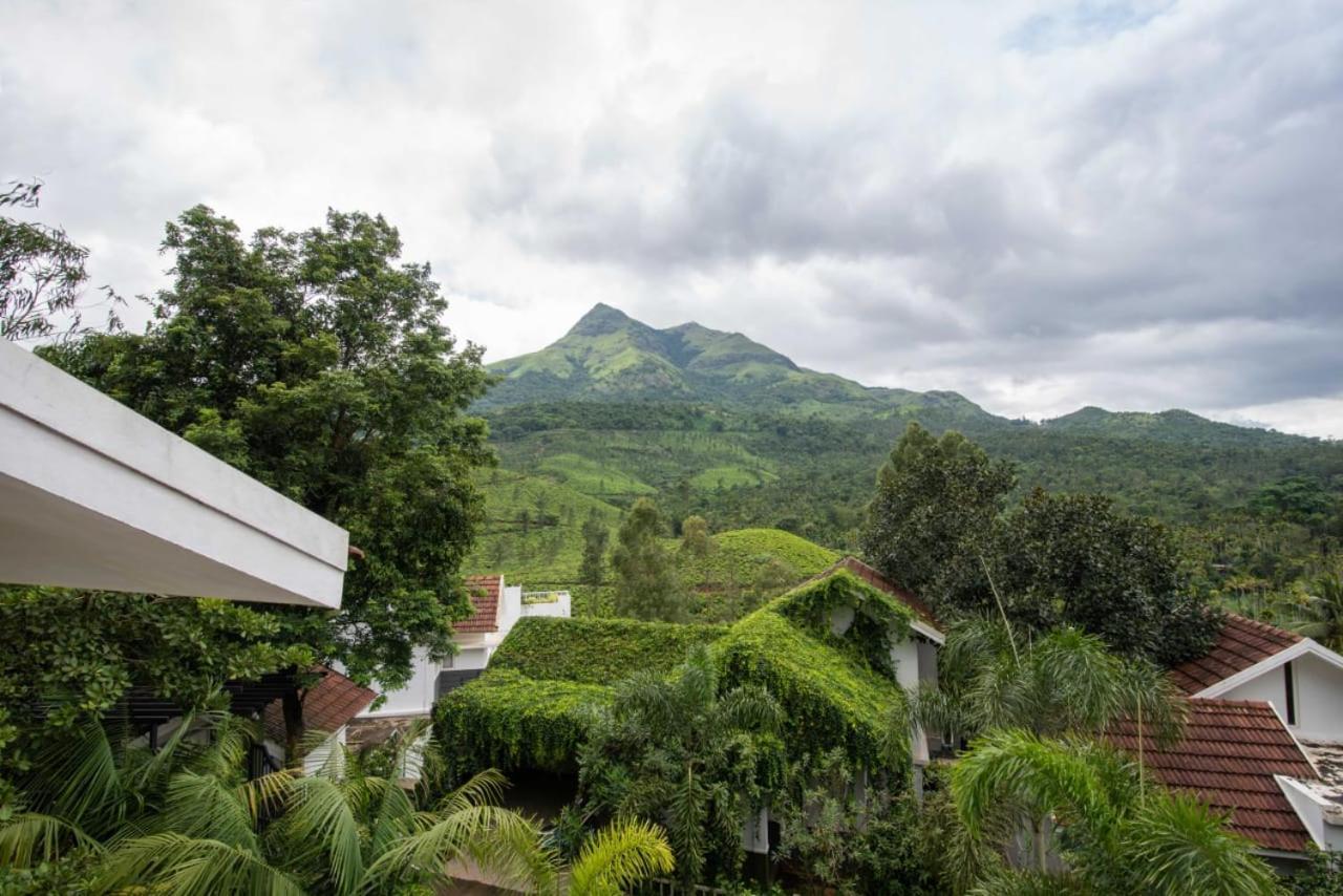 Dazzle Villa Resort Kalpetta Bagian luar foto