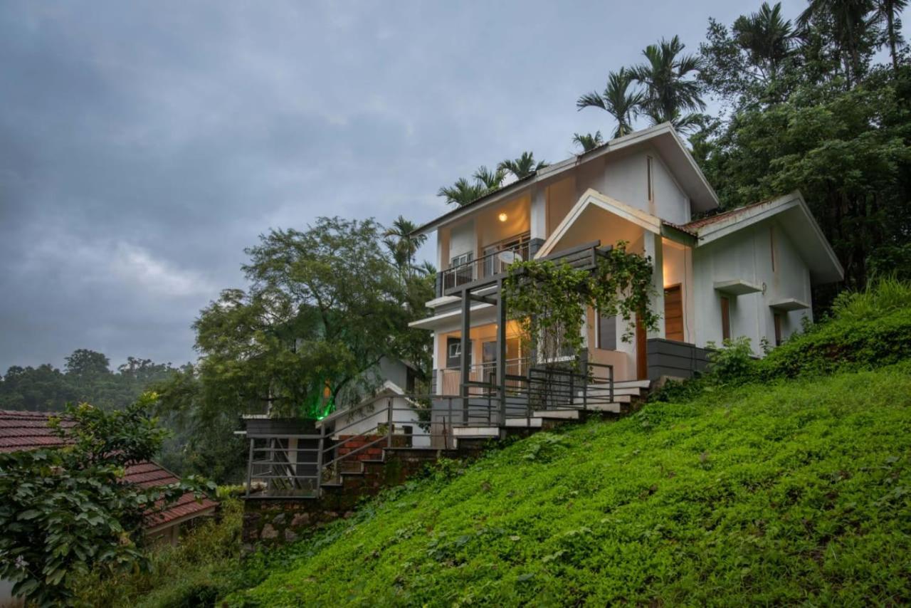 Dazzle Villa Resort Kalpetta Bagian luar foto